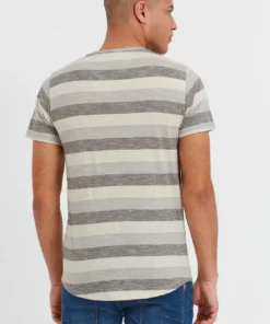 Solid SDTHICCO - T-shirt Imprimé - Monument -Élégance Boutique 230023fc89ab427c841d612b0fb4f642