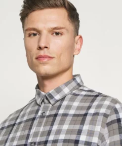 Solid SDTERKIL HERRINGBONE CHECK 21105659 - Chemise - Grey Melange 10 Solid SDTERKIL HERRINGBONE CHECK 21105659 - Chemise - Grey Melange -Élégance Boutique 56422e93110b45bcaf620284c6b892c2