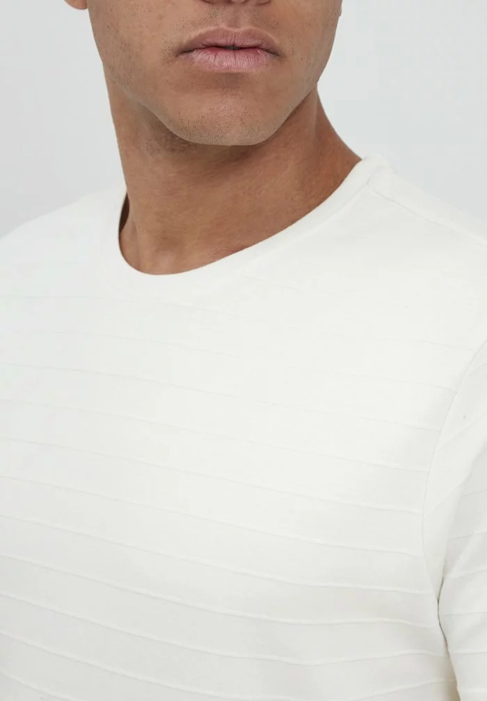 Solid SDTREVOR 21105769 - T-shirt Basique - Off White 4 Solid SDTREVOR 21105769 - T-shirt Basique - Off White – Image 4