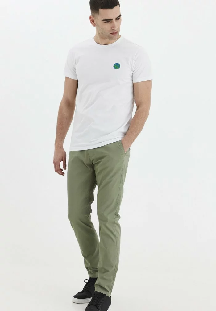 Solid SDKILLIAN - Chino - Hedge Green 2 Solid SDKILLIAN - Chino - Hedge Green – Image 2
