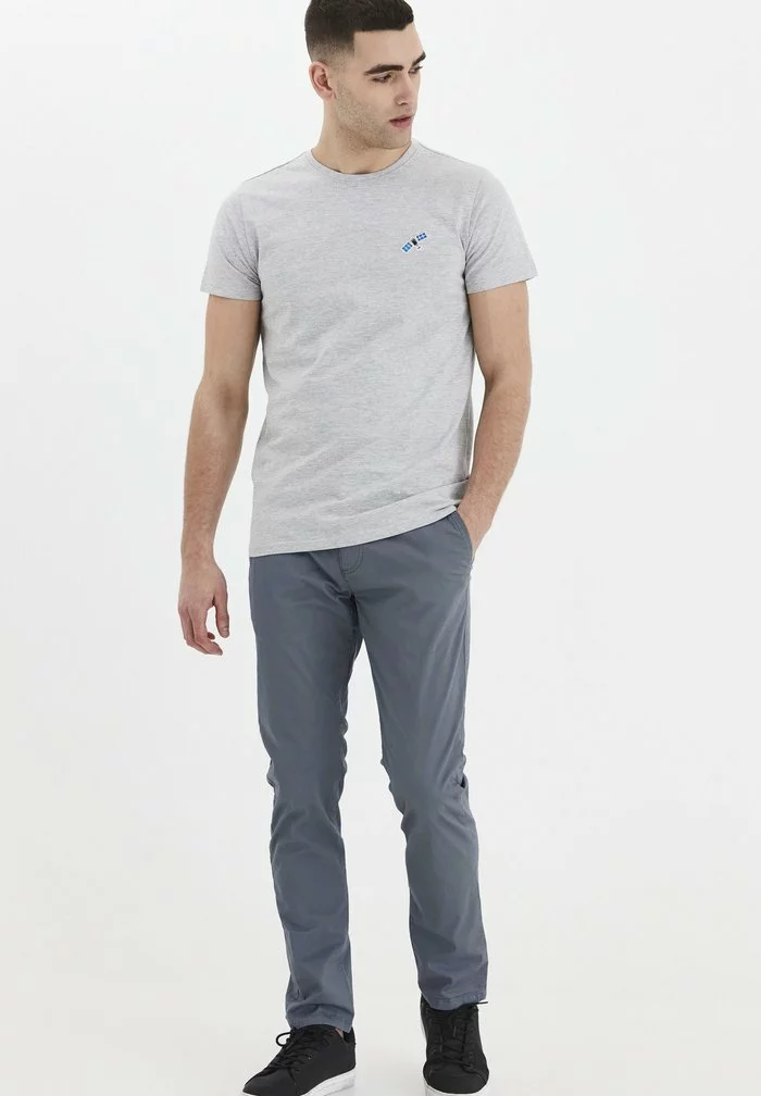 Solid SDKILLIAN - Chino - China Blue 2 Solid SDKILLIAN - Chino - China Blue – Image 2