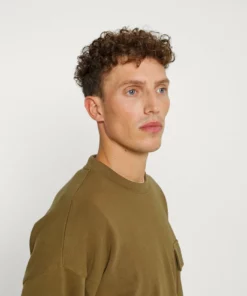 Solid VARDEN CREWNECK - Sweatshirt - Kangaroo -Élégance Boutique a27517e827d942a999026ff94d33dffa