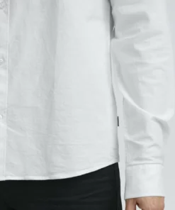 Solid SDVAL SHIRT 21106618 - Chemise - White 10 Solid SDVAL SHIRT 21106618 - Chemise - White -Élégance Boutique ae19fd9a6973455cbb4dea68fec4ad77