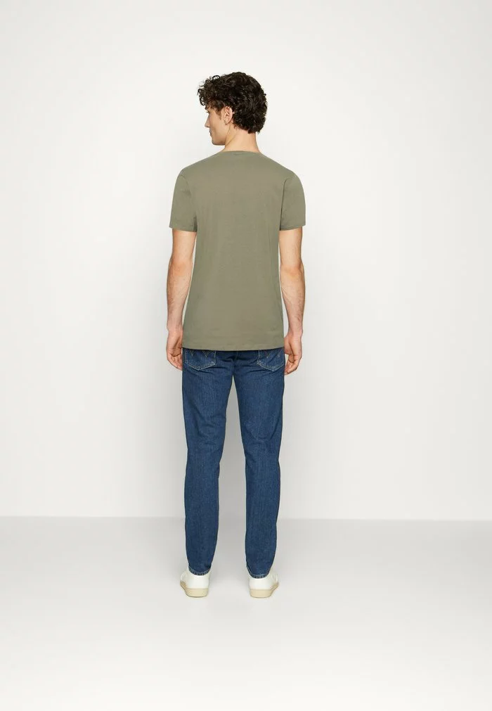 Solid SDAMADEUS SS1 - T-shirt Imprimé - Vetiver 3 Solid SDAMADEUS SS1 - T-shirt Imprimé - Vetiver – Image 3