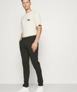 Solid BARRO CHECK PANT - Pantalon Classique - Black Forest 9 Solid BARRO CHECK PANT - Pantalon Classique - Black Forest -Élégance Boutique c6070a88c8fb4afcb32d038bff9c03e0