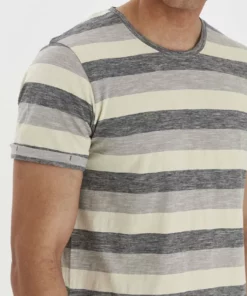 Solid SDTHICCO - T-shirt Imprimé - Black 10 Solid SDTHICCO - T-shirt Imprimé - Black -Élégance Boutique da8df4ef203f469b8788454736b9dfef