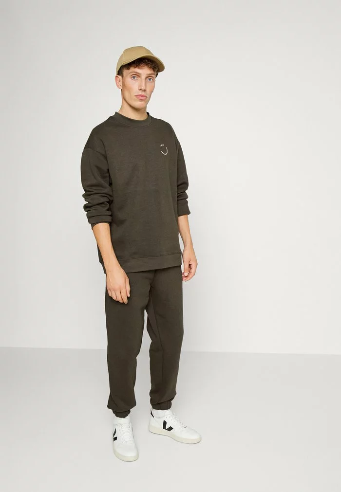 Solid VICTER - Sweatshirt - Dark Brown 2 Solid VICTER - Sweatshirt - Dark Brown – Image 2