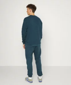 Solid VICTER - Sweatshirt - Ensign Blue -Élégance Boutique e82df8646fbe472897c1fb2c82417c7d