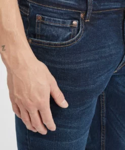 Solid SDPILTO - Jean Droit - Dark Blue Denim -Élégance Boutique f0c3bf984b2a4f59944dfe0a9d0ffdd3