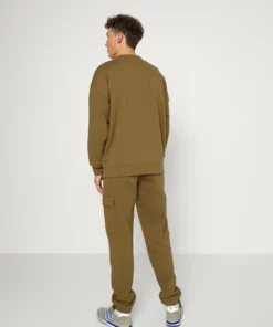 Solid VARDEN CREWNECK - Sweatshirt - Kangaroo -Élégance Boutique f694cc94442d4cd6b0ad235294edacbc